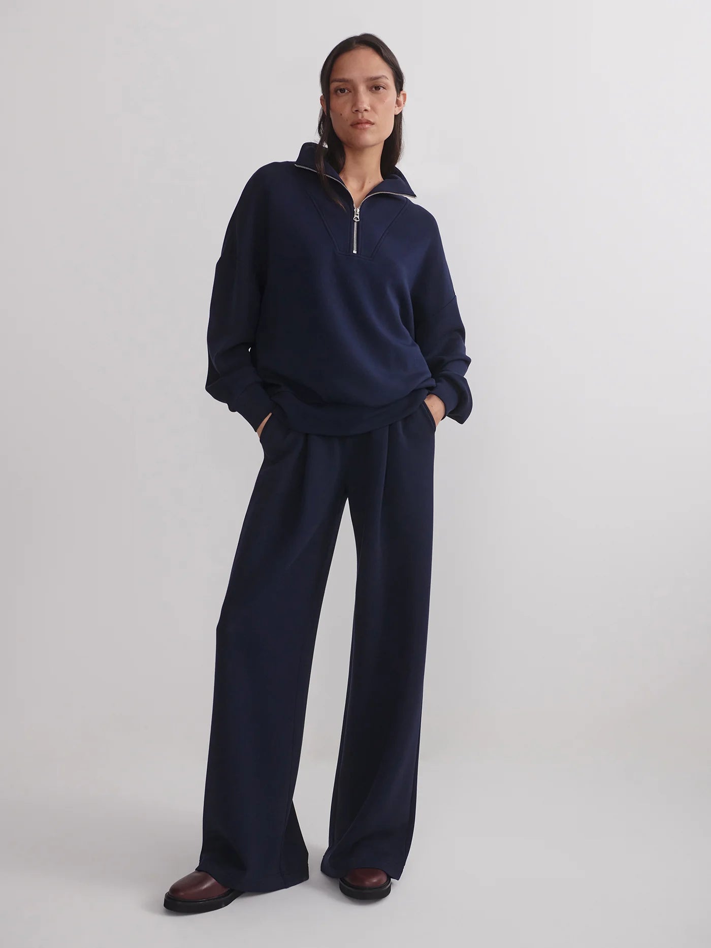 The Extra Wide Leg Pant 29.5 - Navy