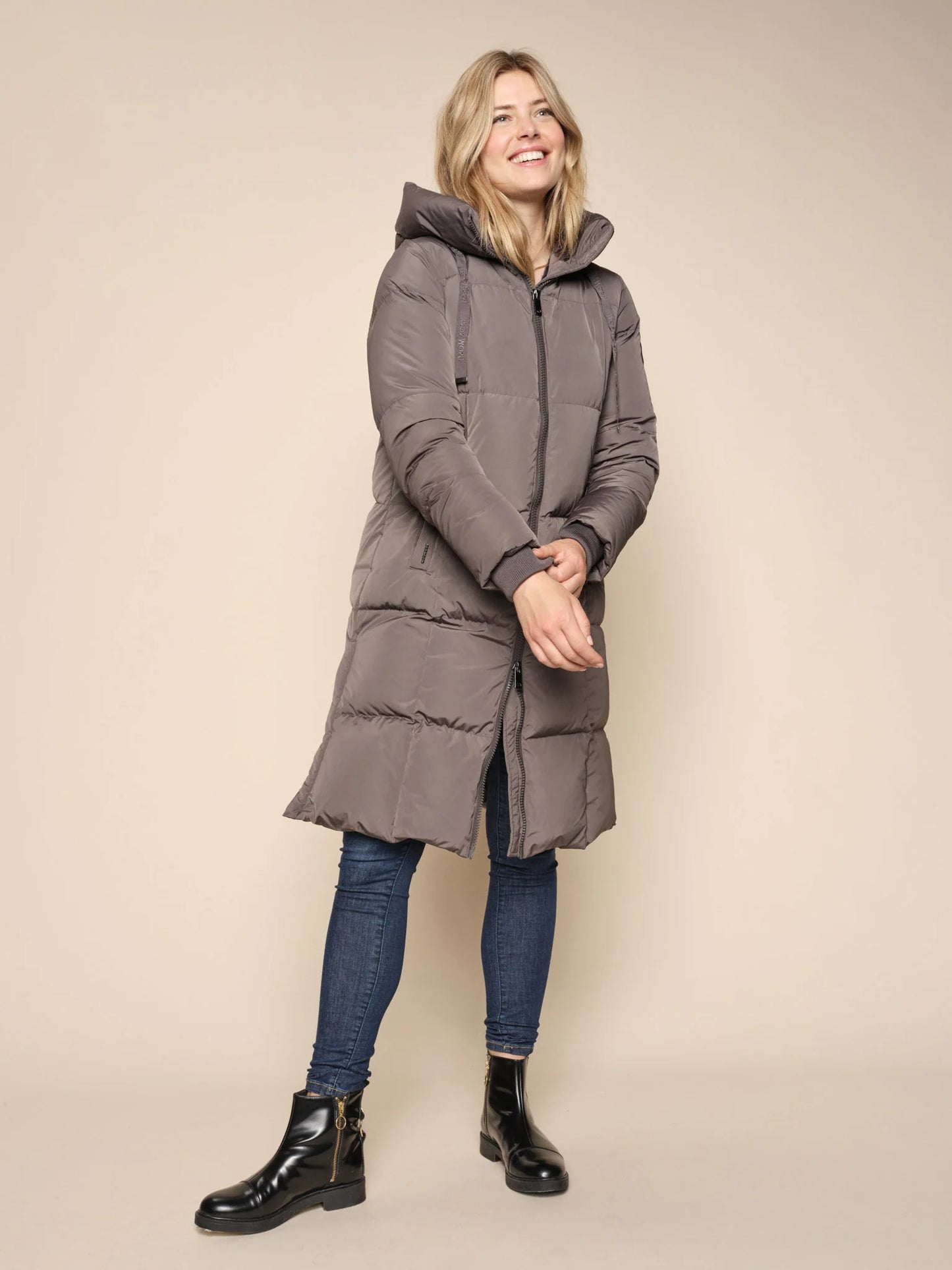 Nova Magnet Down Jacket