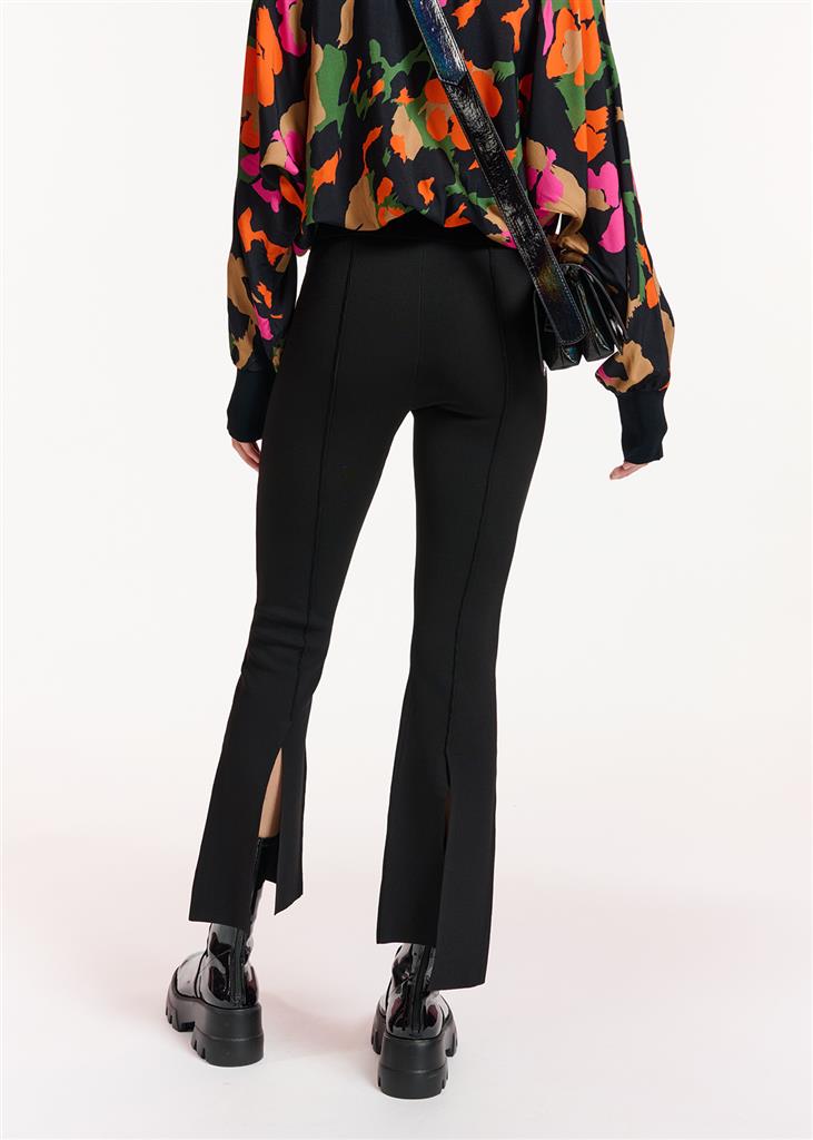 Esumak Ribbed Flare Pant