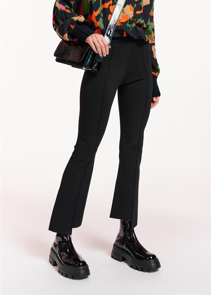 Esumak Ribbed Flare Pant