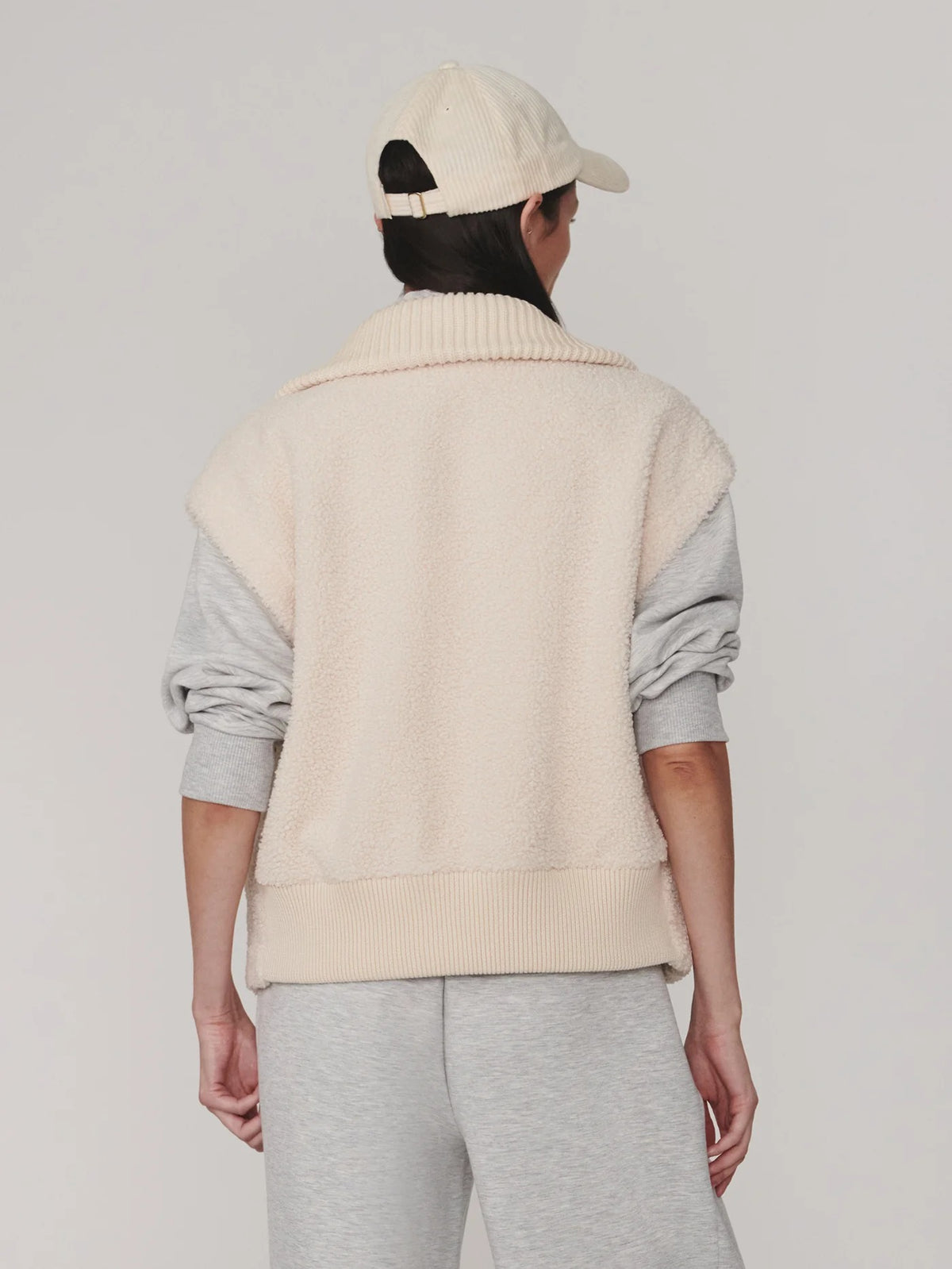 Dominic Sherpa Gilet - Sandshell