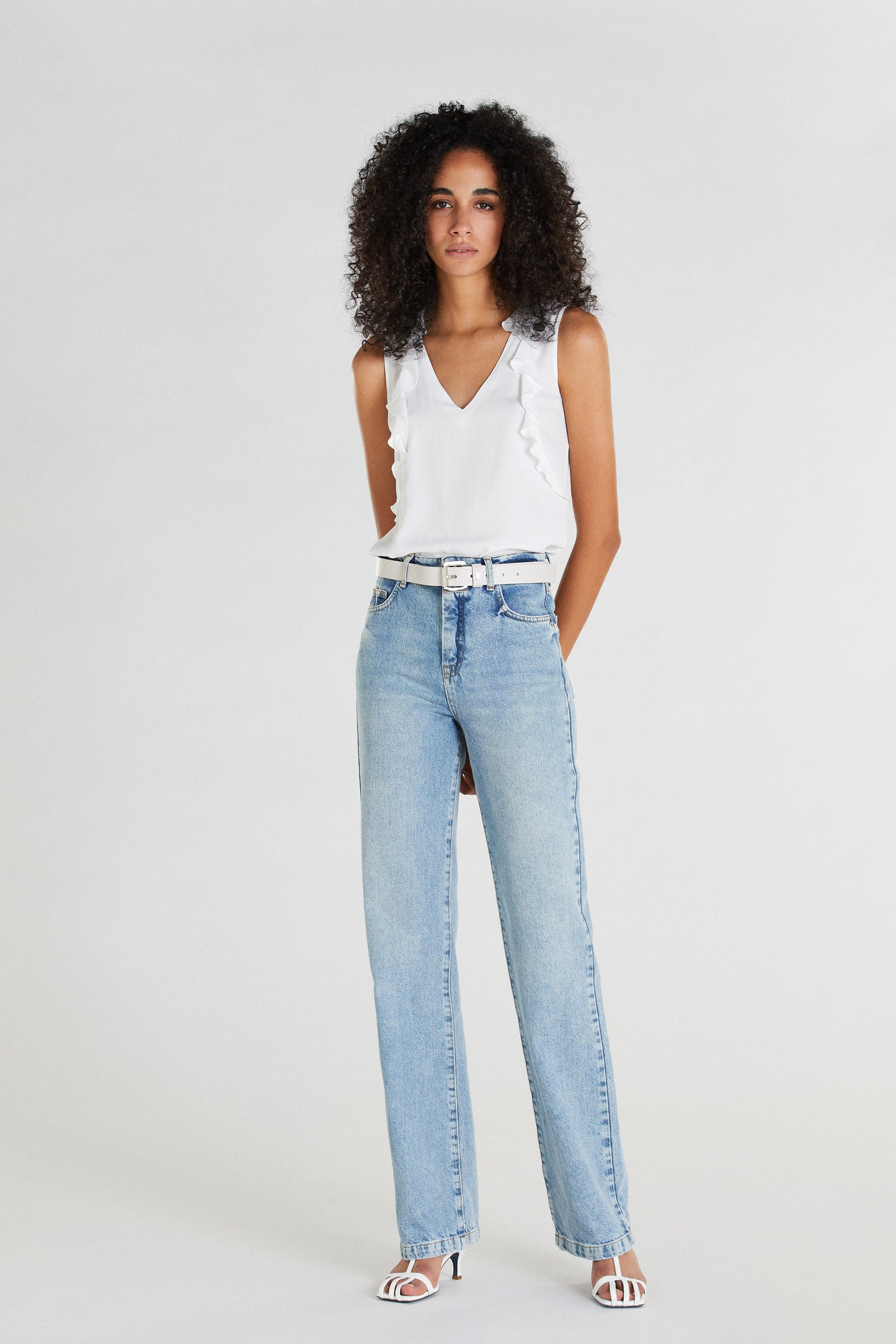 Essential Relaxed Fit Light Wash Jean