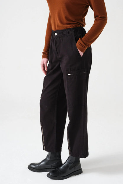 Amelia Pant In Black