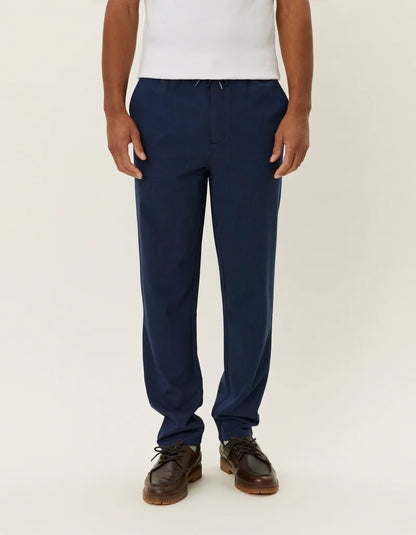 Como Tapered Textured Drawstring Pant