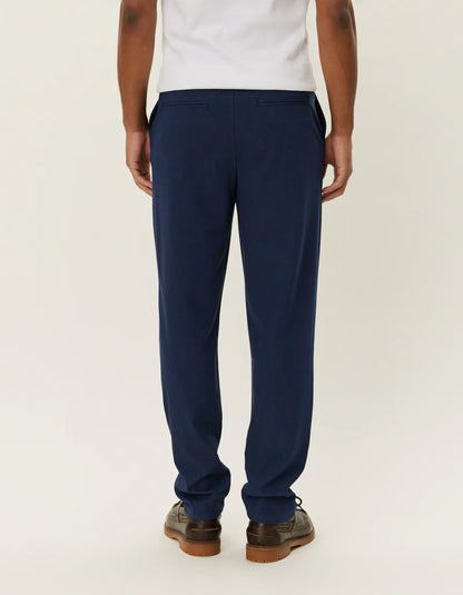 Como Tapered Textured Drawstring Pant