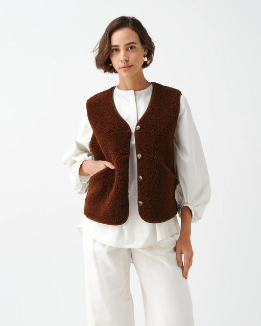 Country Gilet Walnut