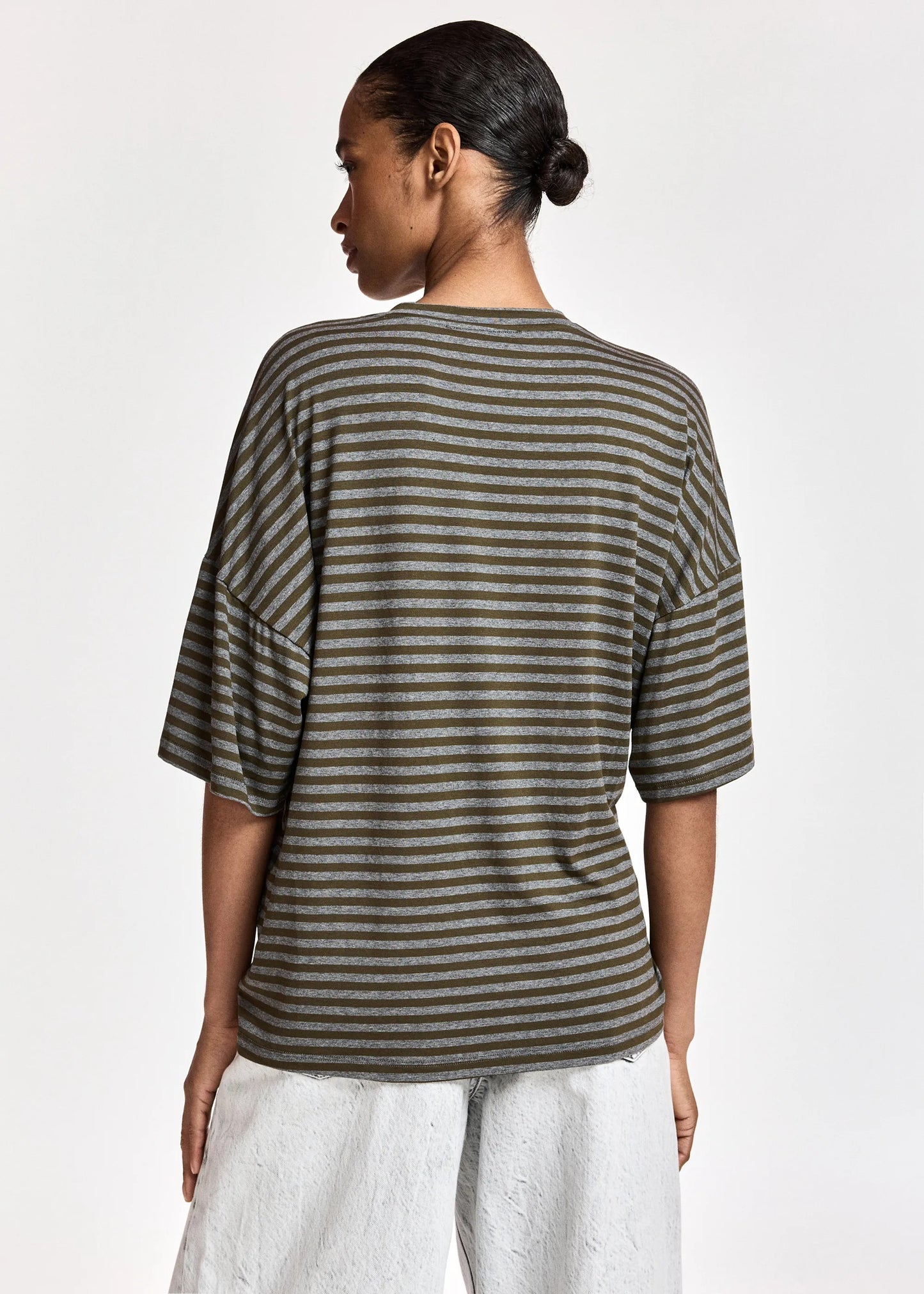 Kriss Striped T-Shirt With Brooch in Khaki Stripe