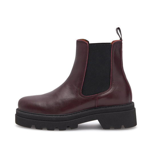 Sanna Cherry Boot