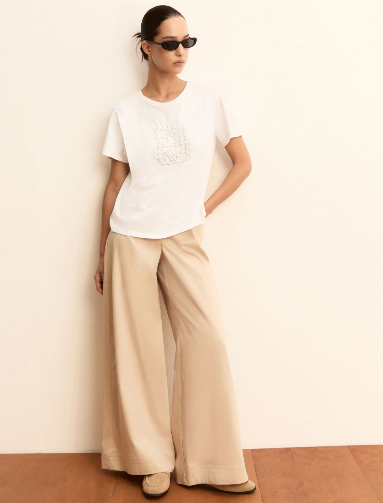 Logo and sequin-adorned T-shirt - White