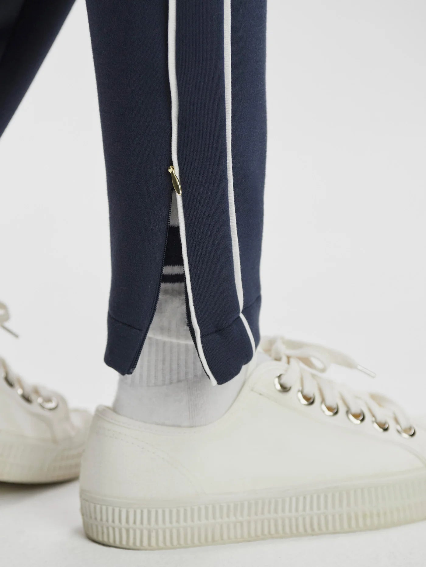 The Slim Piped Pant 27.5"