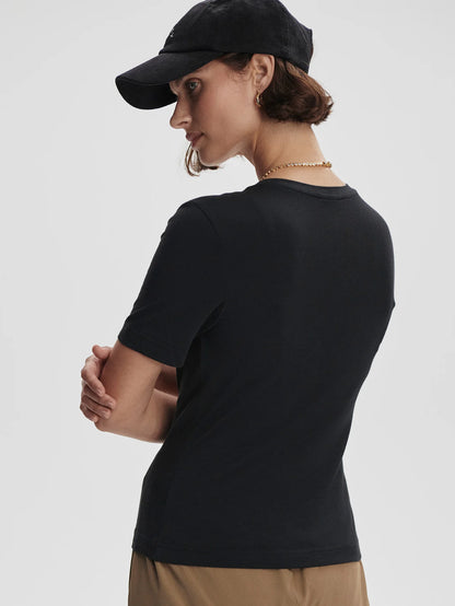 Regina Fitted Tee Black