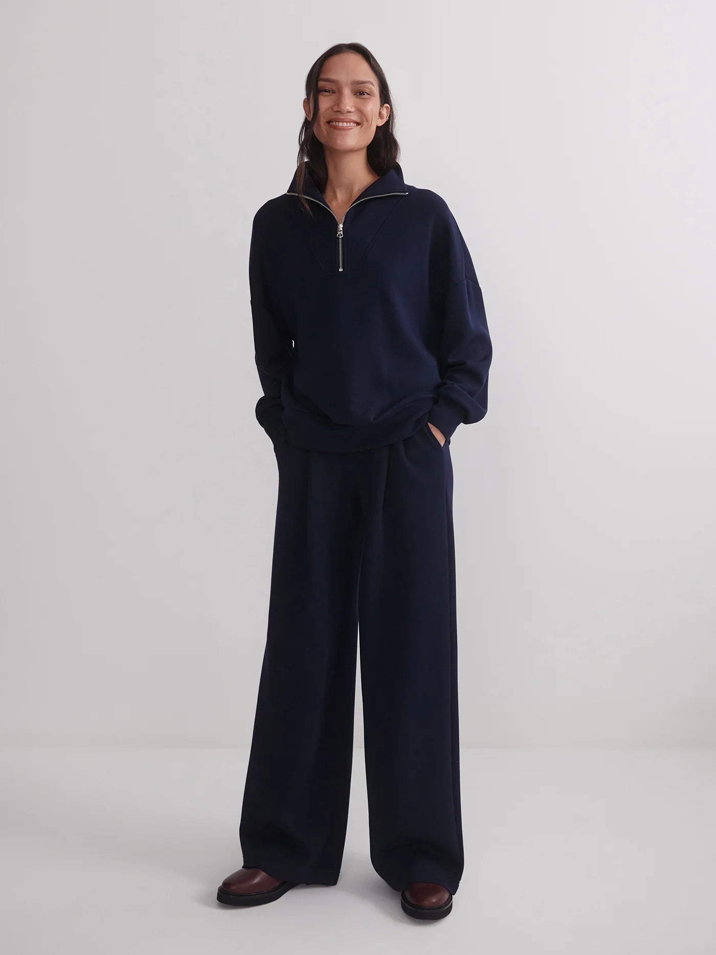 The Extra Wide Leg Pant 29.5 - Navy