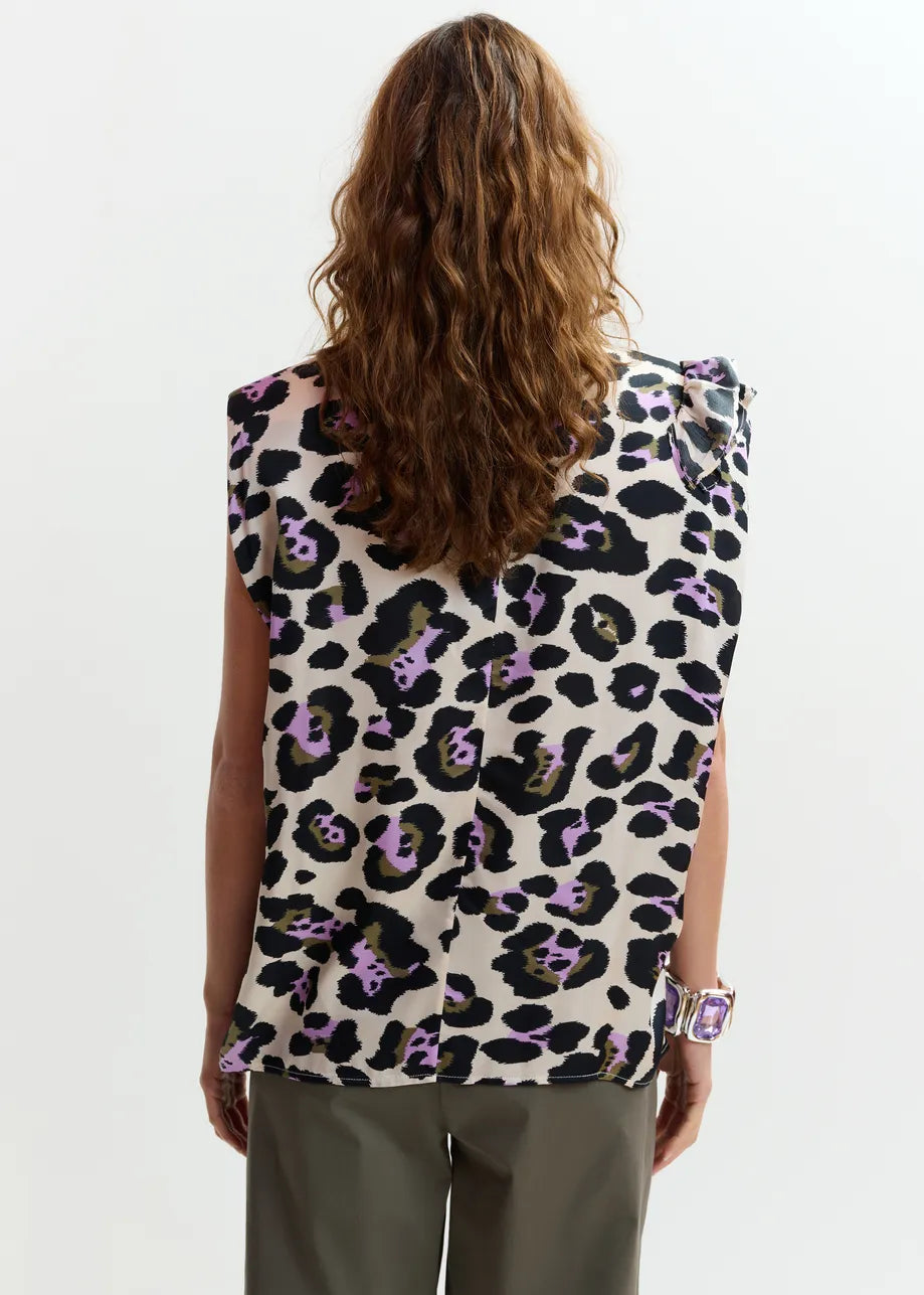 Joey Leopard Top-Essentiel Antwerp-Lewis Yates