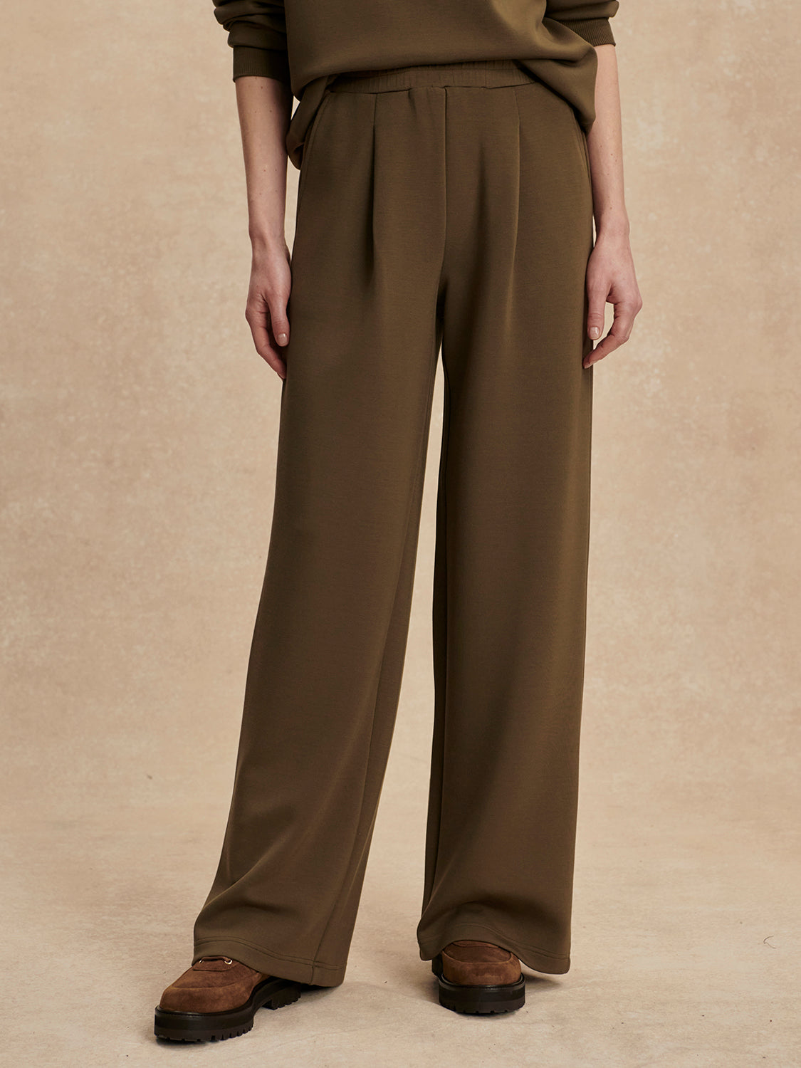 The Extra Wide Leg Pant 29.5 - Military Olive