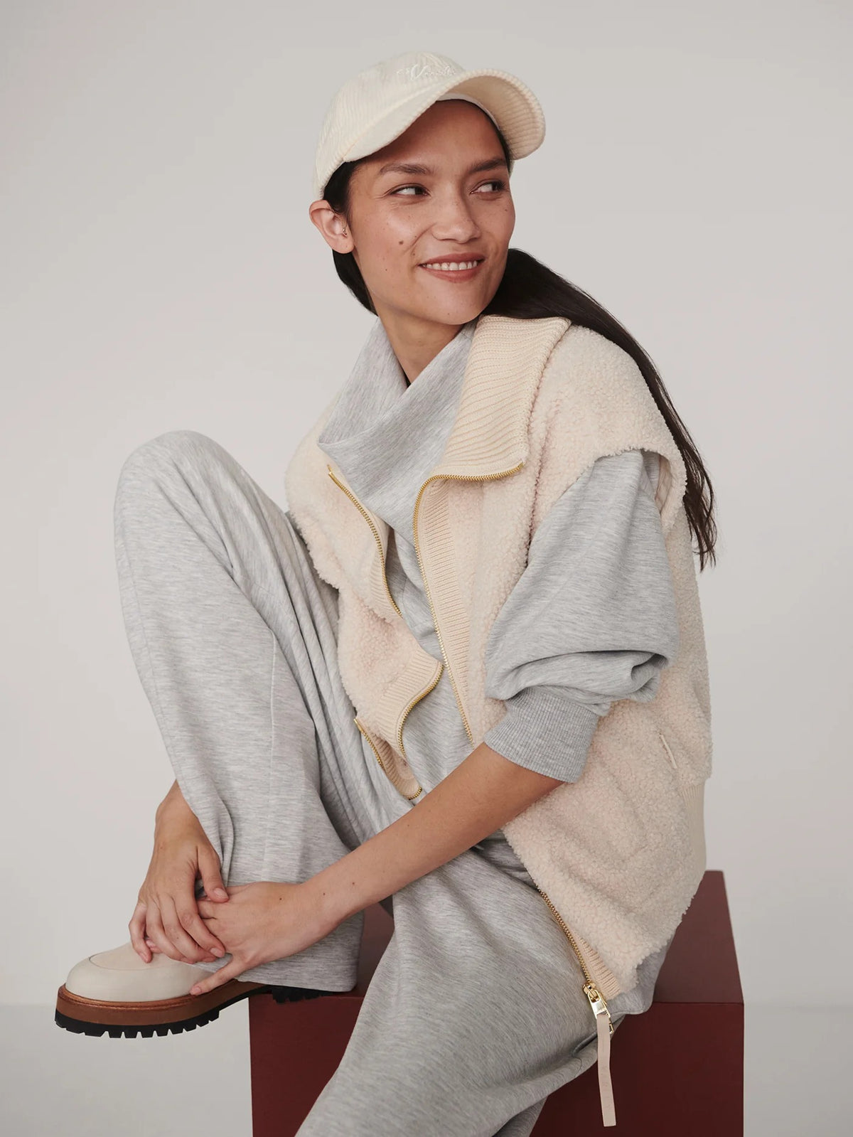 Dominic Sherpa Gilet - Sandshell
