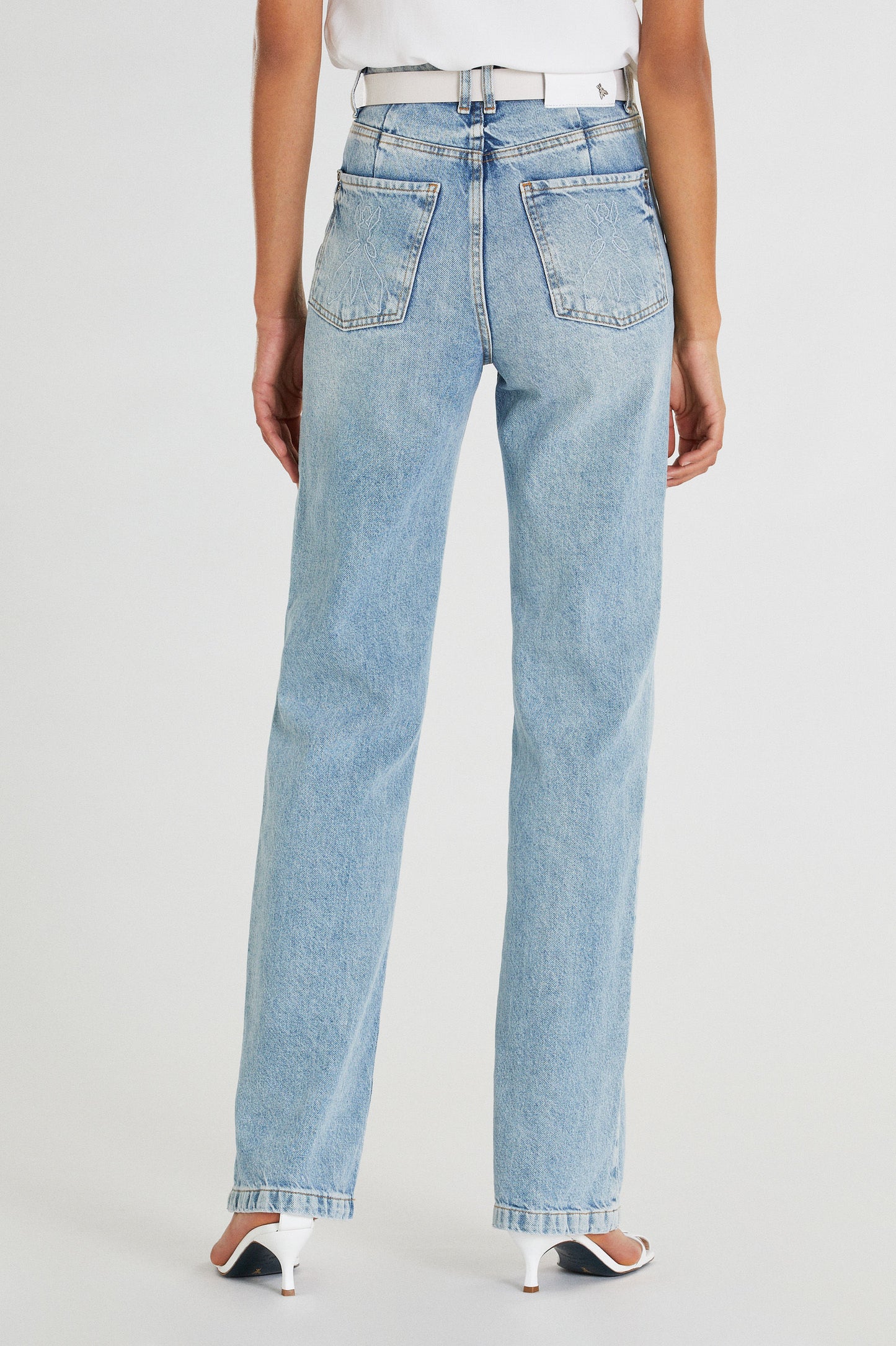 Essential Relaxed Fit Light Wash Jean