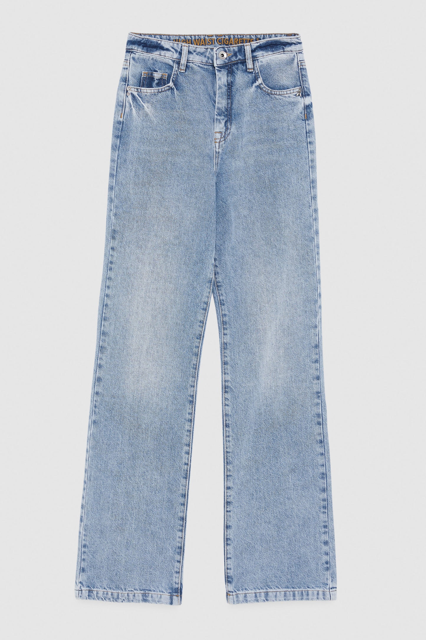 Essential Relaxed Fit Light Wash Jean